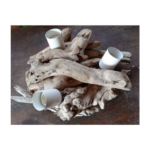 Applique en bois flotté avec trois culot pour ampoule.