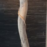 Lampe sur pied en bois flotté avec cordage et ampoule éclairée